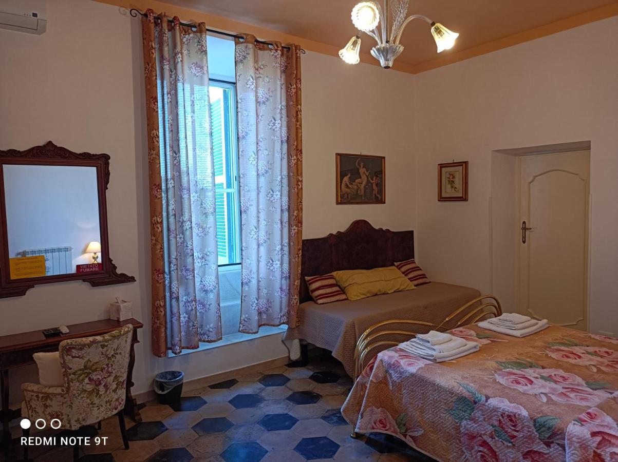 Angelina Antica Dimora Bed and Breakfast Terracina Eksteriør billede